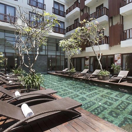 D'Primahotel Seminyak Экстерьер фото