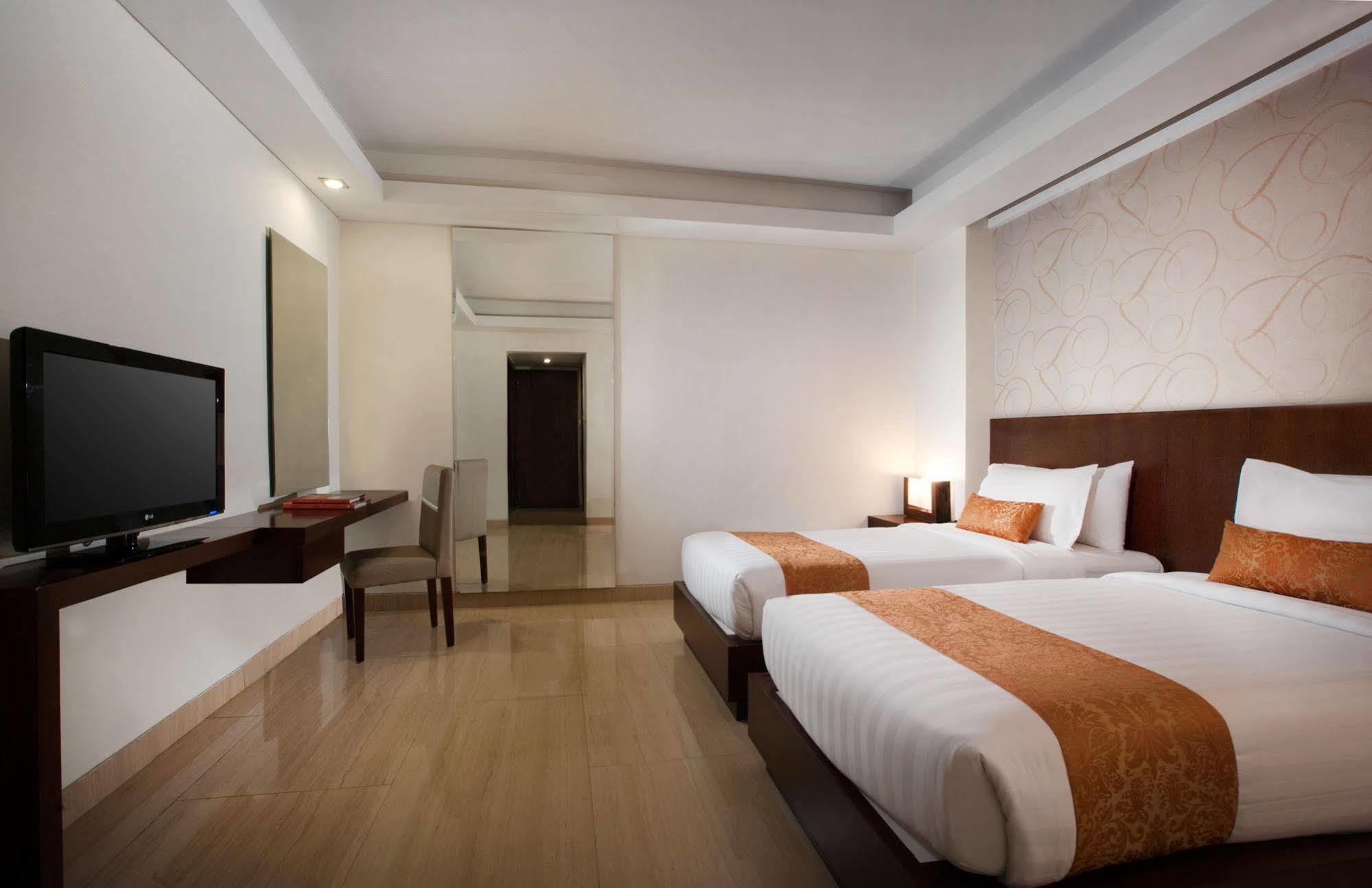 D'Primahotel Seminyak Экстерьер фото