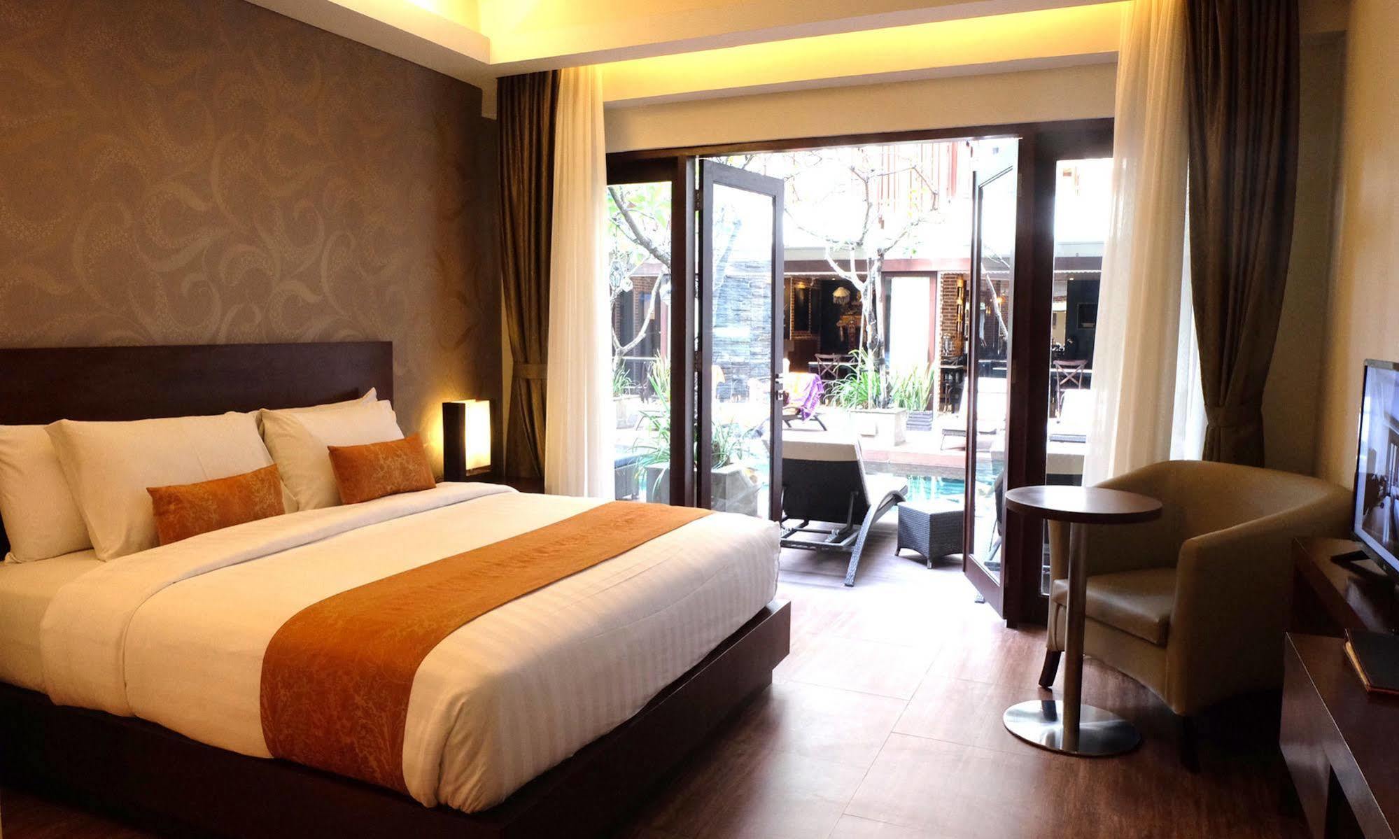 D'Primahotel Seminyak Экстерьер фото